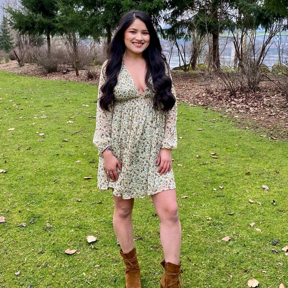 Storia Green Floral Long Sleeve Open Back Flowy Mini Dress Size M